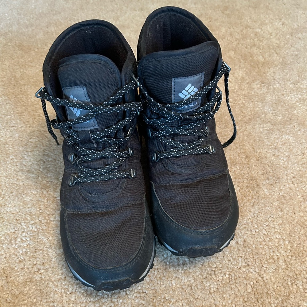 Columbia Wheatleigh Shorty Boots- Women’s Size 8.5